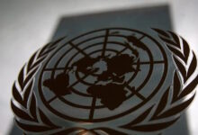 Ο-ΟΗΕ-διαψεύδει-αλλαγή-στάσης-στο-Κυπριακό-μετά-από-φωτογραφία-με-τη-σημαία-του-ψευδοκράτους