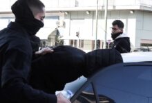 Λιοσίων:-Σήμερα-θα-προσπαθήσουν-να-ξυπνήσουν-την-16χρονη-που-παρασύρθηκε-από-την-μηχανή-–-Νέο-βίντεο-ντοκουμέντο-από-την-τρελή-πορεία-της