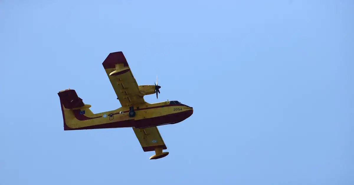 Φωτιά-στην-Ηλεία,-ρίψεις-νερού-από-ένα-αεροσκάφος