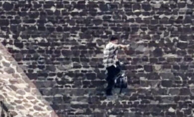 Μεξικό:-Λάτρης-του-Χίλτερ-ο-δράστης-που-σκότωσε-μία-Καναδή-τουρίστρια-και-αυτοκτόνησε-–-ai-εικόνα-του-με-τους-δράστες-της-σφαγής-στο-Κολουμπάιν