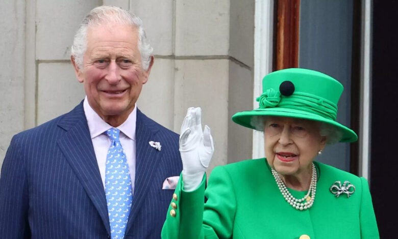 Ελισάβετ:-Ο-Κάρολος-και-η-Καμίλα-στο-Βρετανικό-Μουσείο-για-τα-100-χρόνια-από-τη-γέννηση-της-βασίλισσας