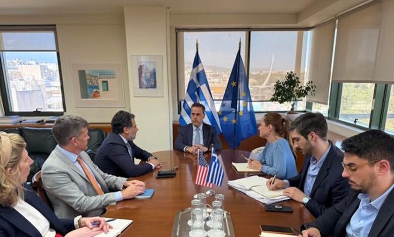 Συνάντηση-Παπασταύρου-με-τον-απεσταλμένο-των-ΗΠΑ-για-την-ενέργεια-–-Στο-επίκεντρο-ο-Κάθετος-Διάδρομος