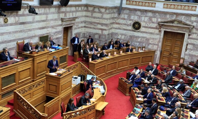 Σε-τρεις-γραμμές-η-ΚΟ-της-ΝΔ-για-την-άρση-ασυλίας-των-13-–-Οι-κινήσεις-στο-παρασκήνιο-για-να-περιοριστούν-οι-διαρροές 