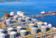 Τα-υπερκέρδη-του-Πούτιν-από-το-πετρέλαιο-δεν-αρκούν-για-να-τονώσει-τη-ρωσική-οικονομία-που-επιβραδύνεται-εν-μέσω-πολέμου