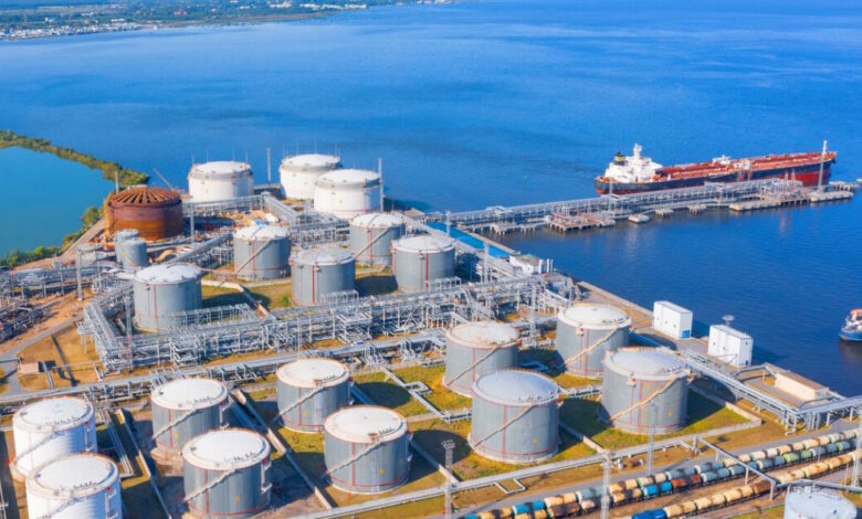 Τα-υπερκέρδη-του-Πούτιν-από-το-πετρέλαιο-δεν-αρκούν-για-να-τονώσει-τη-ρωσική-οικονομία-που-επιβραδύνεται-εν-μέσω-πολέμου