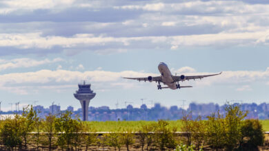 Αεροπορικά-εισιτήρια:-Ανατιμήσεις-λόγω-του-ράλι-των-καυσίμων-–-Ποια-είναι-η-επιβάρυνση-για-διηπειρωτικά-και-εντός-Ευρώπης-ταξίδια