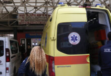 Σοβαρό-τροχαίο-στο-Κορωπί:-Αυτοκίνητο-συγκρούστηκε-με-μηχανή-–-2-τραυματίες,-σε-σοβαρή-κατάσταση-ο-αναβάτης