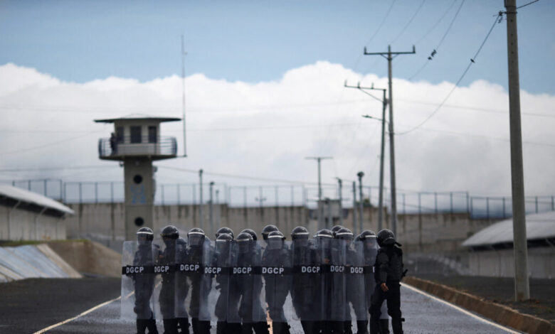 Βενεζουέλα:-5-κρατούμενοι-νεκροί-μετά-από-εξέγερση-σε-φυλακή-υψίστης-ασφαλείας