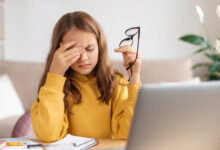 Λος-Άντζελες:-«Φρένο»-στον-χρόνο-παραμονής-των-μαθητών-μπροστά-στις-οθόνες-μέσα-στις-τάξεις