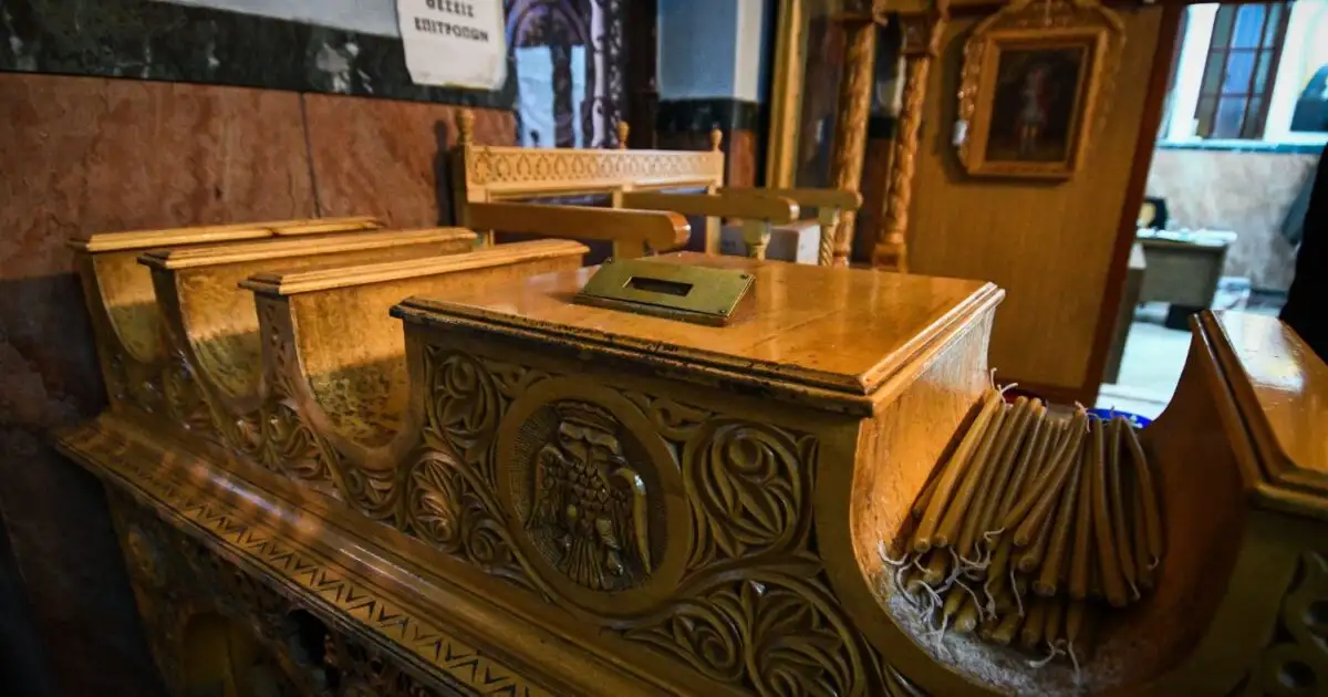 Πέλλα:-Χειροπέδες-σε-56χρονο-που-«έβαλε-χέρι»-σε-11-παγκάρια