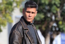 Ο-Δημήτρης-Ουγγαρέζος-απαντά-στον-Γρηγόρη-Αρναούτογλου-με-μηνύματα-θαυμαστών-του-και-μια-κόκκινη-καρδιά