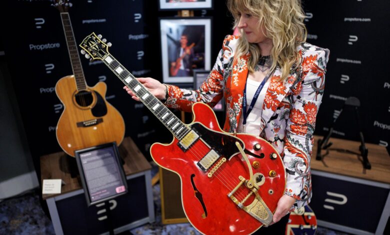 Δημοπρασία-αντικειμένων-διάσημων-μουσικών-στις-30-Απρίλη-στο-propstore