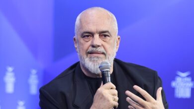 Έντι-Ράμα:-«Χιούμορ»-η-πολυσυζητημένη-ατάκα-του-για-τον-Πλάτωνα-–-Ο-εκνευρισμός-για-τον-Φρέντι-Μπελέρη