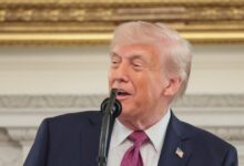 Ανάλυση-cnn:-Το-«τέρας»-των-θεωριών-συνωμοσίας-που-έθρεψε-ο-Τραμπ-ξέφυγε-και-τώρα-στρέφεται-εναντίον-του