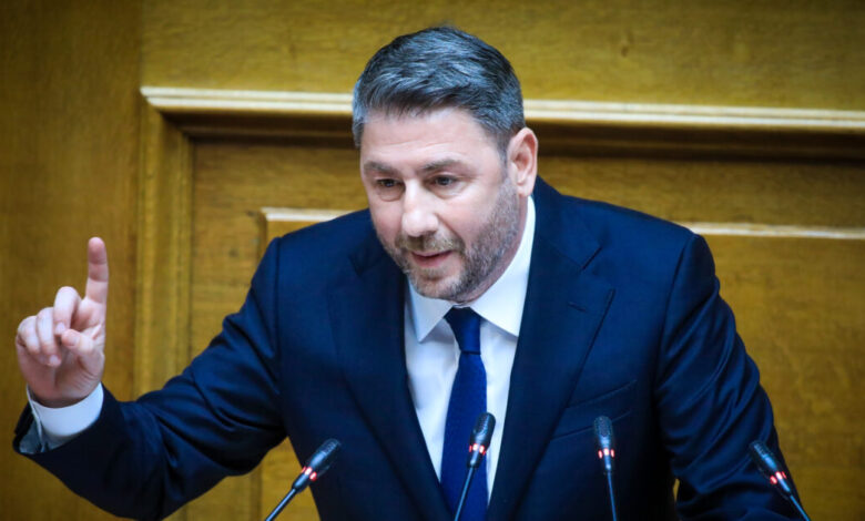 ΠΑΣΟΚ:-Ημίμετρα-και-προεκλογικά-μέτρα-οι-εξαγγελίες-της-κυβέρνησης-–-«Με-την-πλάτη-στον-τοίχο-η-ΝΔ»