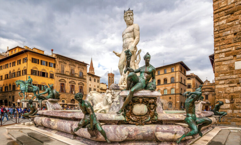 Φλωρεντία:-Τουρίστρια-προσπάθησε-να-πιάσει-τα-γεννητικά-όργανα-αγάλματος-του-Ποσειδώνα-και-προκάλεσε-ζημιές-5.000-ευρώ