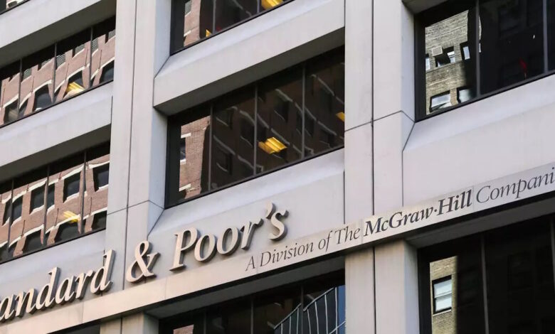 Απόψε-η-«ετυμηγορία»-της-s&p-για-την-Ελλάδα-–-Τι-ζυγίζει-ο-οίκος-μετά-το-υπερπλεόνασμα