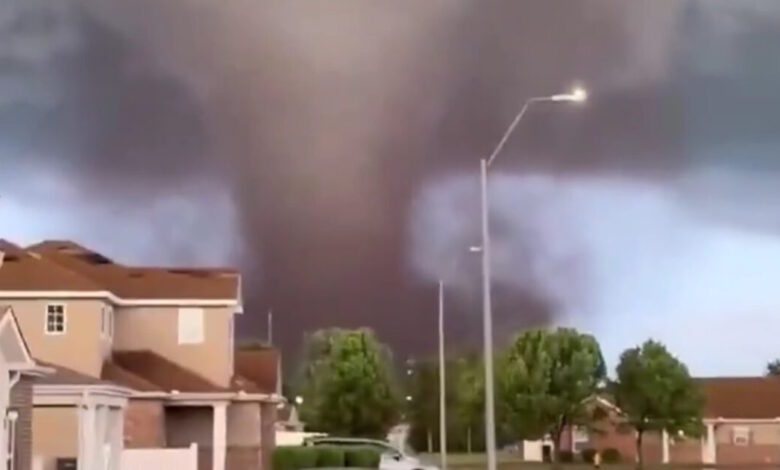 Ανεμοστρόβιλοι-χτύπησαν-τη-βόρεια-Οκλαχόμα-–-10-τραυματίες,-εντυπωσιακά-βίντεο