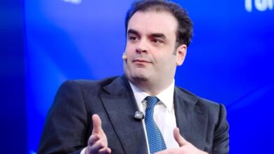 Πιερρακάκης:-«Δύναμη-πυρός»-για-νέα-μέτρα