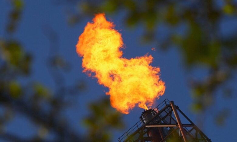 Νευρική-κίνηση-στο-πετρέλαιο,-με-το-brent-πάνω-από-τα-100-δολάρια-–-«Ζυγίζουν»-τα-νέα-από-τις-ειρηνευτικές-συνομιλίες-οι-επενδυτές