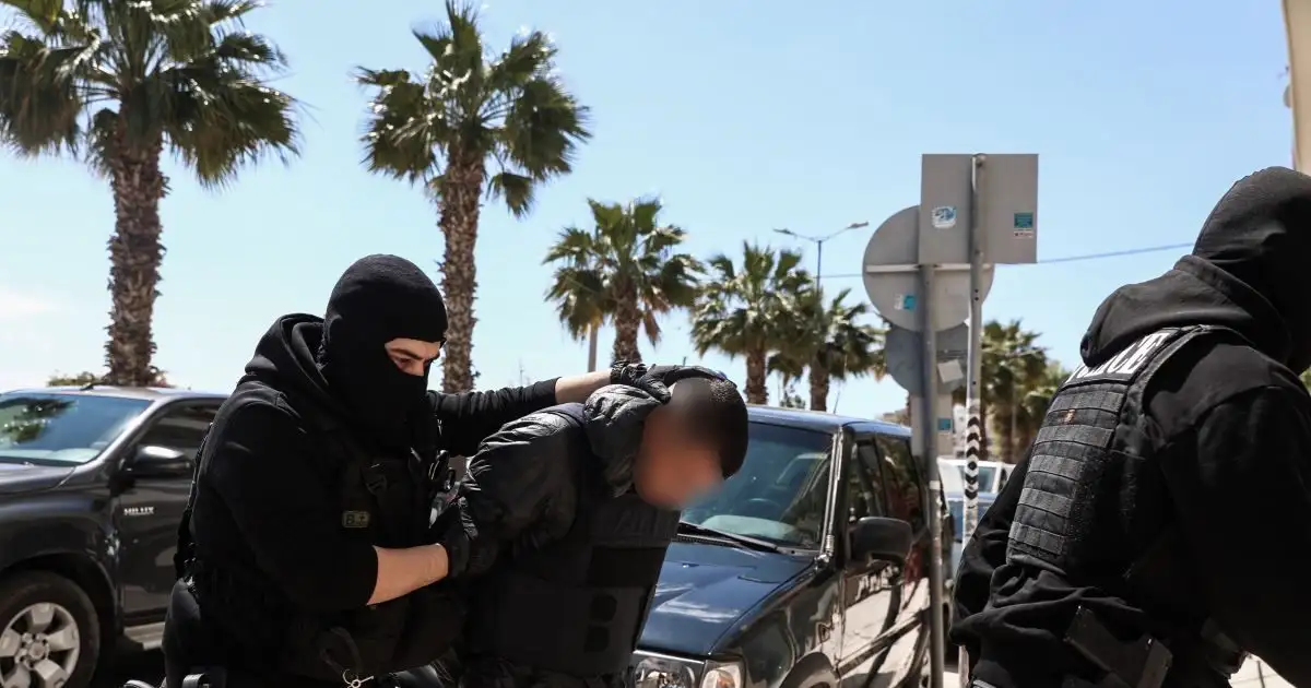 Δολοφονία-στον-Άγιο-Δημήτριο:-«Για-μια-γυναίκα-πλακωθήκανε,-έχω-τρελαθεί»-ξεσπά-ο-παππούς-του-20χρονου-κατηγορούμενου