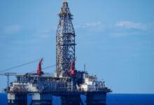 Ρεαλιστική-ενεργειακή-μετάβαση-και-ανάπτυξη-των-υδρογονανθράκων-προωθεί-η-Ελλάδα-–-Συνταγή-Κίνας-προτιμά-η-Κομισιόν