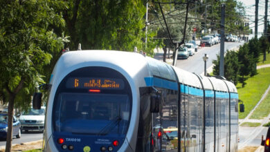 Τραμ:-Κυκλοφοριακές-ρυθμίσεις-από-σήμερα-λόγω-έργων-και-του-Ποσειδώνιου-Ημιμαραθώνιου-–-Ποιες-στάσεις-κλείνουν