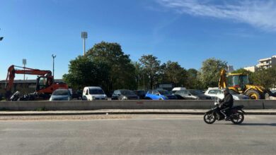 Τρίκαλα:-Δημόσιο-πάρκινγκ-υπό-κατάληψη