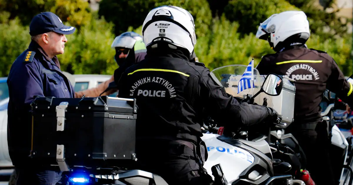 Θεσσαλονίκη:-Οδηγός-μηχανής-έτρεχε-με-100-χλμ-πάνω-από-το-όριο-–-Του-επιβλήθηκε-πρόστιμο-7.000-ευρώ