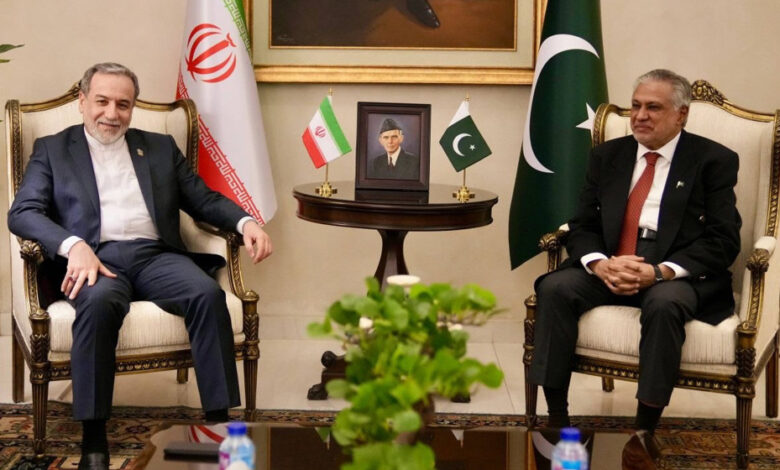 Στο-Πακιστάν-ο-Αραγτσί,-καταφθάνουν-Κούσνερ-και-Γουίτκοφ-–-«Δεν-είναι-διαπραγματεύσεις»,-λέει-η-Τεχεράνη-[live]