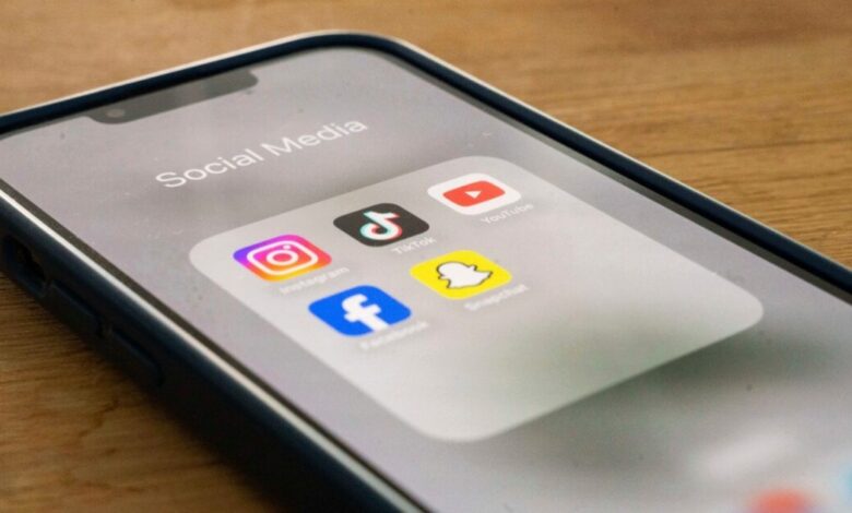 social-media:-«Ντόμινο»-οι-χώρες-που-απαγορεύουν-τη-χρήση-σε-ανήλικους-–-Από-την-Αυστραλία-έως-την-Ελλάδα-όλα-τα-μέτρα-που-λαμβάνουν