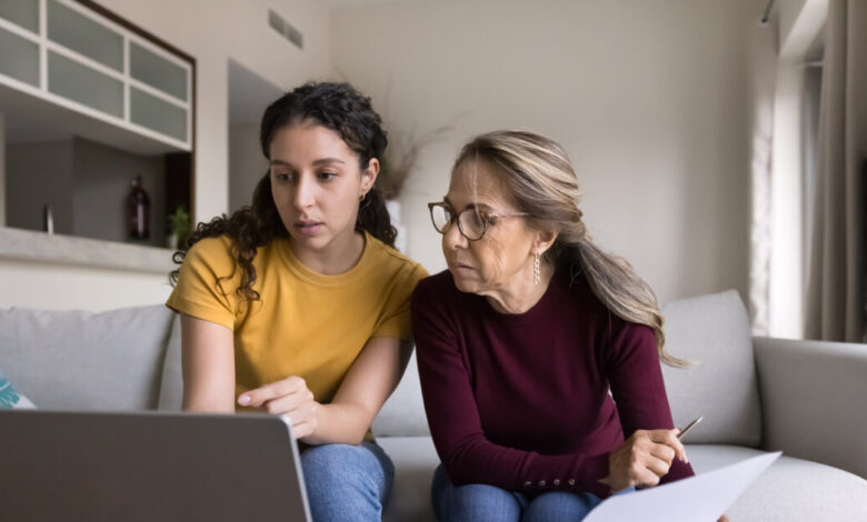 Συνταξιούχοι,-οικογένειες,-ενοικιαστές:-Πώς-το-όφελος-από-τα-νέα-μέτρα-«ακουμπά»-και-τη-μεσαία-τάξη