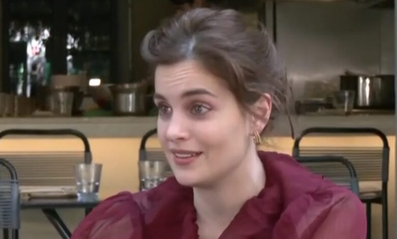 Σμαράγδα-Αδαμοπούλου:-«Έχω-ακούσει-από-γυναίκες-ότι-κάνω-δουλειές-εξαιτίας-του-συντρόφου-μου,-του-Λευτέρη-Χαρίτου»