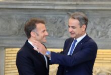 Κυριάκος-Μητσοτάκης:-Η-ανάρτηση-με-τα-στιγμιότυπα-από-την-επίσκεψη-Εμανουέλ-Μακρόν-–-«Ελλάδα-και-Γαλλία-βρίσκονται-πιο-κοντά-από-ποτέ»