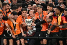 Τελικός-Κυπέλλου-Ελλάδας-betsson:-Η-απονομή-του-τροπαίου-στον-ΟΦΗ