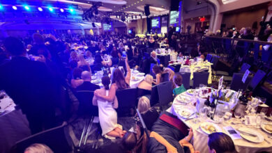 Πυροβολισμοί-στο-δείπνο-ανταποκριτών:-Τυφλός-δημοσιογράφος-περιγράφει-τις-στιγμές-τρόμου-και-κενά-στα-μέτρα-ασφαλείας