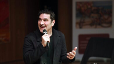 Χριστόφορος-Παπακαλιάτης-για-το-γκέι-φιλί-στο-«Κλείσε-τα-Μάτια»:-«Πάντα-θα-υπάρχουνε-βλαμμένοι-και-οπισθοδρομικοί-άνθρωποι»