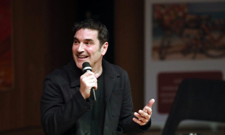 Χριστόφορος-Παπακαλιάτης-για-το-γκέι-φιλί-στο-«Κλείσε-τα-Μάτια»:-«Πάντα-θα-υπάρχουνε-βλαμμένοι-και-οπισθοδρομικοί-άνθρωποι»