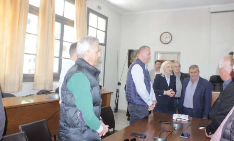 Σύσκεψη-Μαράβα-–-Καραλαριώτου-για-τα-φράγματα