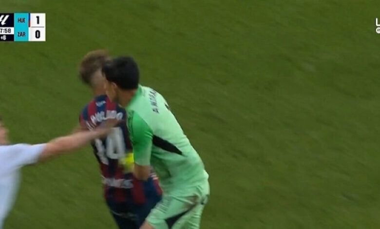 Χαμός-στην-Ισπανία:-Ο-τερματοφύλακας-της-Σαραγόσα-ξάπλωσε-με-μπουνιά-τον-αρχηγό-της-Ουέσκα