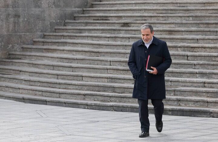 Στη-Μόσχα-ο-Αραγτσί-για-να-ενημερώσει-τον-Βλαντίμιρ-Πούτιν-για-τις-διαπραγματεύσεις-(upd)