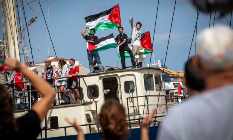 global-sumud-flotilla:-Σάλπαρε-από-τη-Σικελία-ο-στόλος-«ζωής»-για-τη-Γάζα