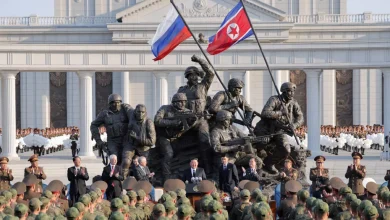 Μνημείο-για-τους-Βορειοκορεάτες-πεσόντες-στην-Ουκρανία-εγκαινίασαν-οι-Κιμ-Γιονγκ-Ουν-και-Αντρέι-Μπελοούσοφ