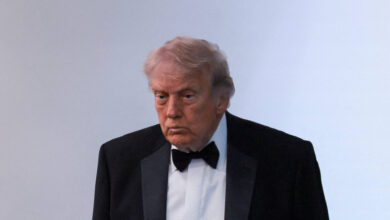 viral-φωτογραφία-του-Τραμπ-στο-60-minutes-προκαλεί-νέα-ερωτήματα-για-την-υγεία-του:-«Φαίνεται-σαν-να-φοράει-πάνα»