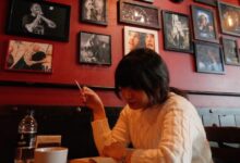 Ιράν:-Η-μαντίλα-πέφτει,-αλλά-η-καταπίεση-των-γυναικείων-δικαιωμάτων-παραμένει