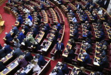 Αντιπολίτευση-για-την-απόφαση-του-Αρείου-Πάγου-για-τις-υποκλοπές:-«Δεν-αρχειοθετείται-η-Δημοκρατία»