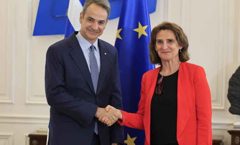 Μητσοτάκης-σε-αντιπρόεδρο-Κομισιόν:-«Η-Ελλάδα-πρωτοπόρος-στις-ΑΠΕ»-–-Στο-επίκεντρο-οι-τιμές-ενέργειας