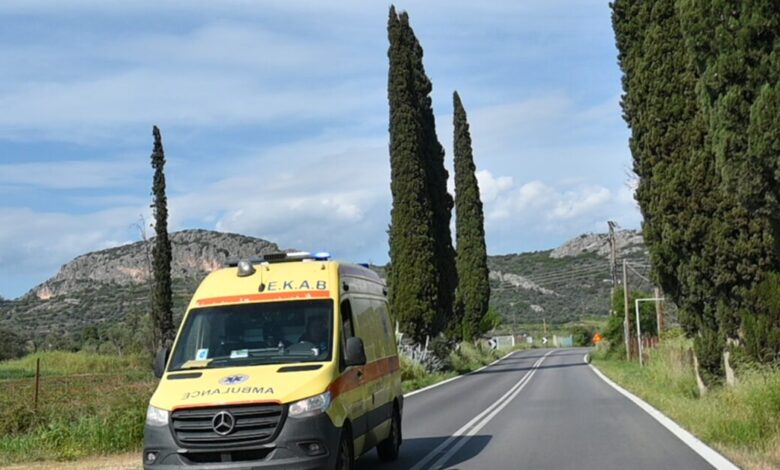 Κέρκυρα:-Αυτοκίνητο-παρέσυρε-και-τραυμάτισε-63χρονη-μητέρα-και-τον-32χρονο-γιο-της