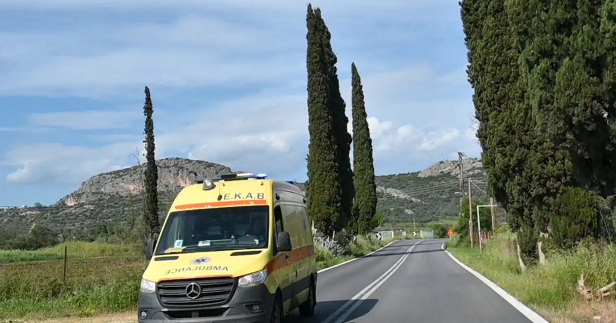 Κέρκυρα:-Αυτοκίνητο-παρέσυρε-και-τραυμάτισε-63χρονη-μητέρα-και-τον-32χρονο-γιο-της