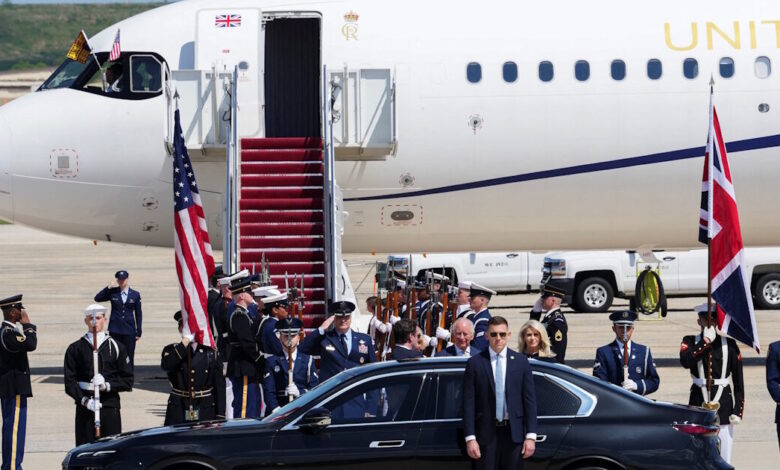 Ο-βασιλιάς-Κάρολος-και-η-βασίλισσα-Καμίλα-στις-ΗΠΑ-στην-πρώτη-επίσκεψη-Βρετανού-μονάρχη-από-το-2007